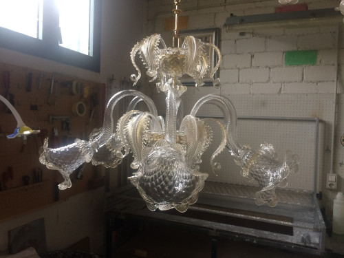 Lampadario plafoniera Murano modello ERRAI in vetro soffiato cristallo e foglia oro 24 Kt. Lavorato completamente a mano con la tecnica A BALLOTON nella fornace di Venezia di Bottega Veneziana