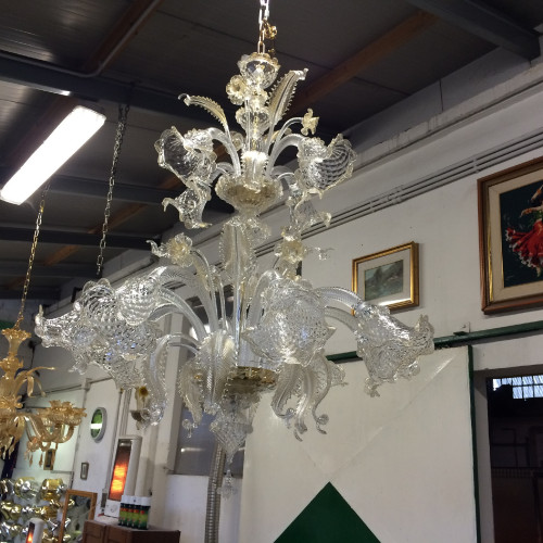 Lampadario Murano modello ERRAI in vetro soffiato cristallo e foglia oro 24 Kt. Lavorato completamente a mano con la tecnica A BALLOTON nella fornace di Venezia di Bottega Veneziana