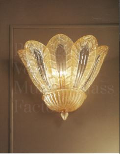 Lampadario murano modello AP116AMBPICCOLA prodotto nella fornace di Venezia da Bottega Veneziana