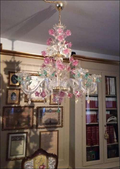 Lampadario Murano modello PORTO in vetro soffiato cristallo celeste e foglia oro 24Kt. Realizzato completamente a mano secondo le tecniche di lavorazione del vetro veneziano