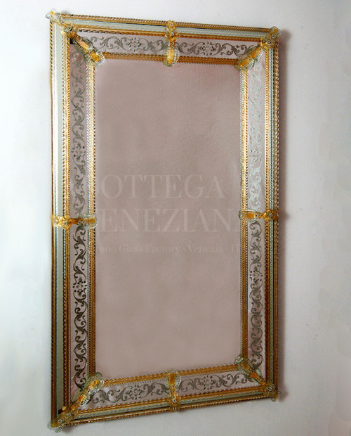 Specchio veneziano modello LORENZ prodotto nella fornace di Venezia da Bottega Veneziana