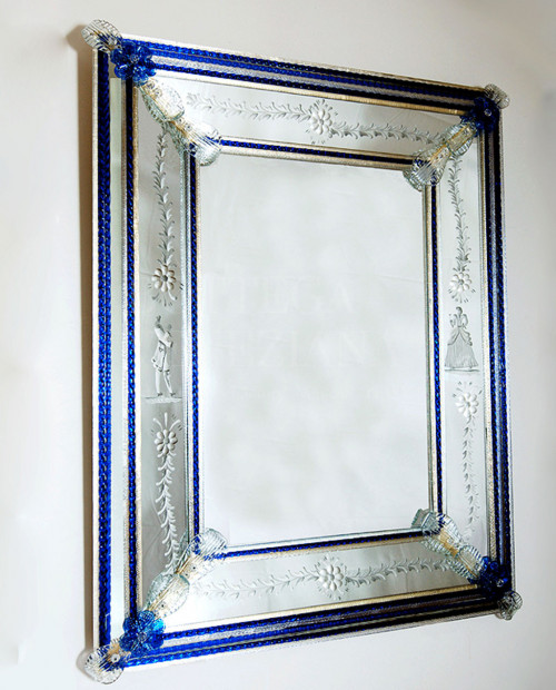 Specchio veneziano modello LORENZ BLU prodotto nella fornace di Venezia da Bottega Veneziana