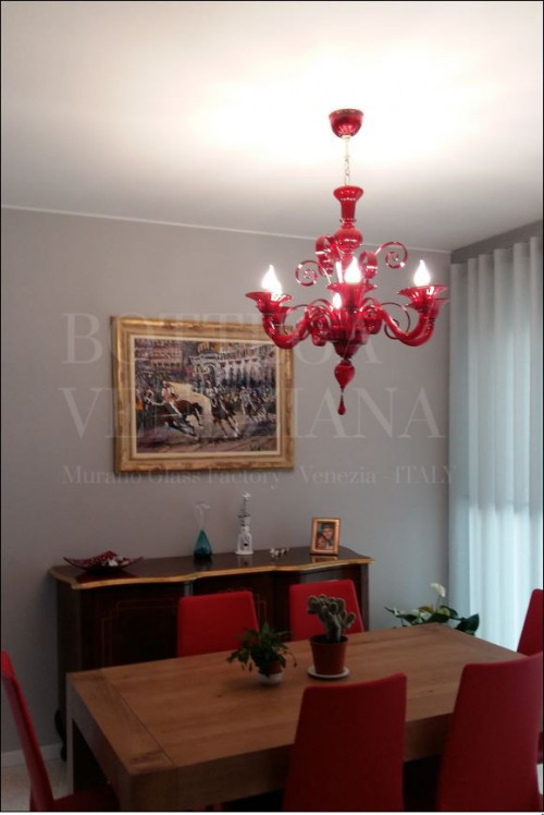 Lampadario Murano classico modello ASTRO vetro soffiato rosso realizzato "in fuoco". Prodotto artigianale fatto a mano in Italia nella fornace di Bottega Veneziana